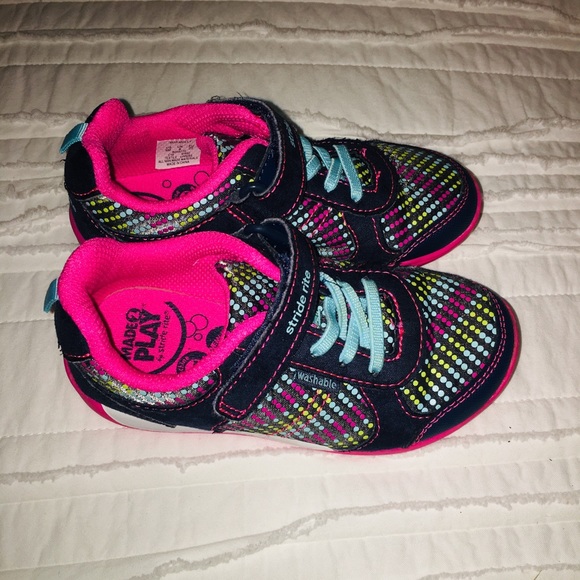 Stride Rite Made to Play sneakers, Sz 9M. - Picture 2 of 5
